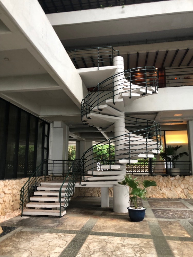 ムーンビーチ螺旋階段