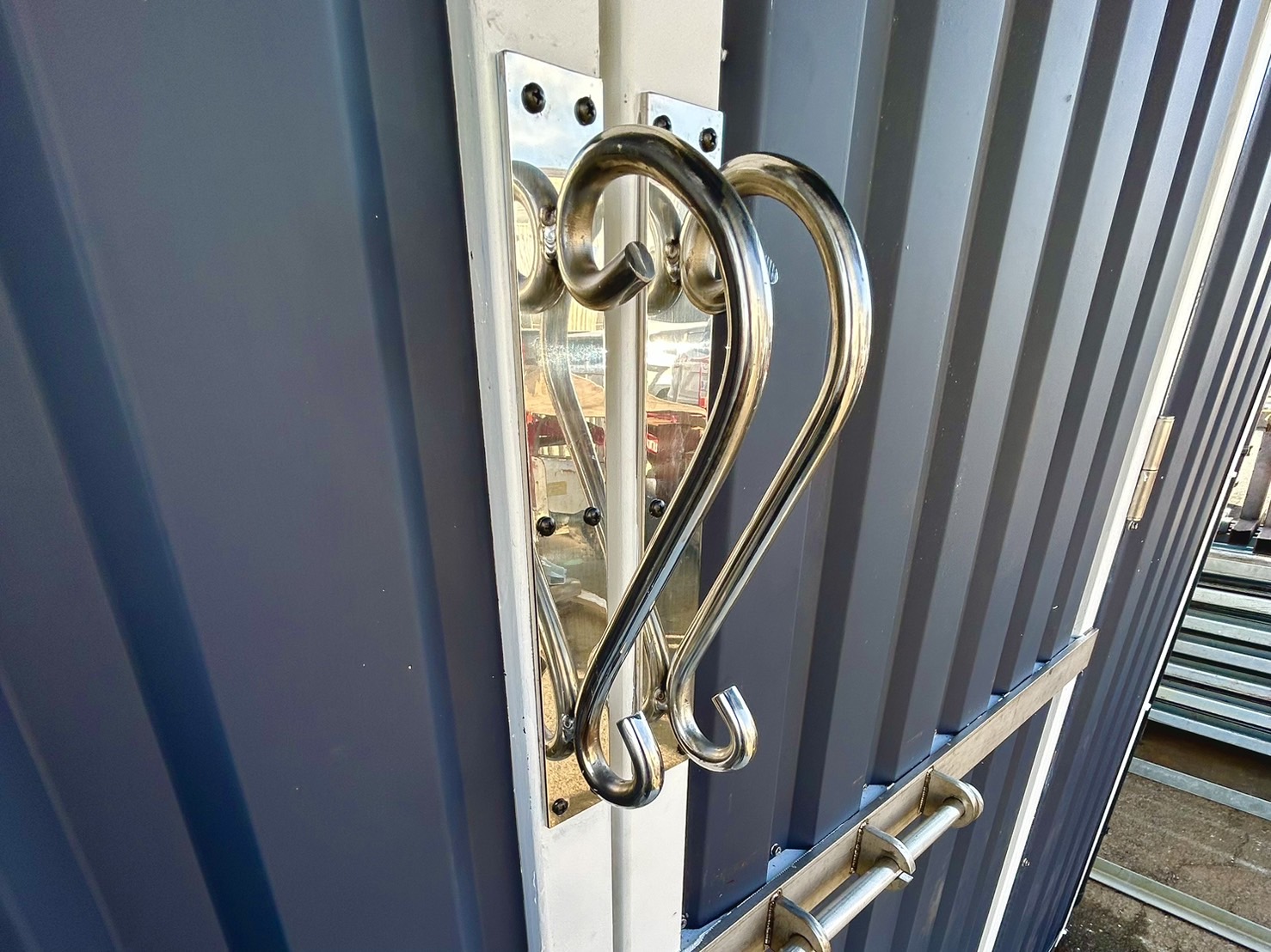 福富機構 収納庫完成